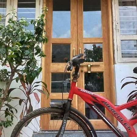 Swanky Sojourns Homestay كولهابور المظهر الخارجي الصورة