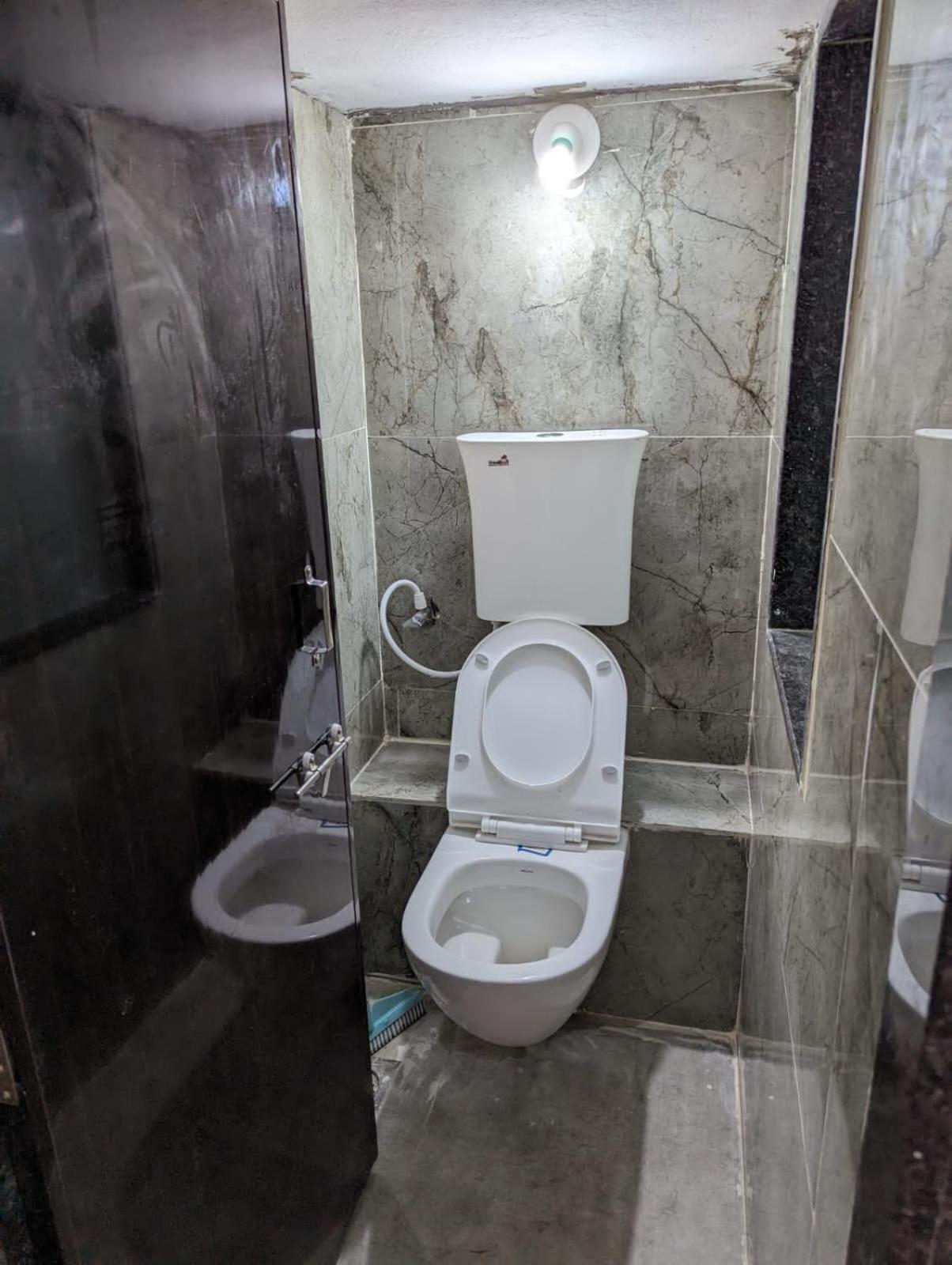 Swanky Sojourns Homestay كولهابور المظهر الخارجي الصورة