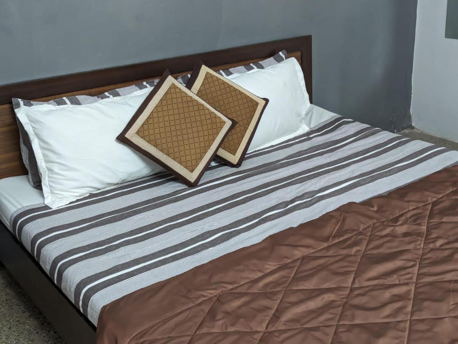 Swanky Sojourns Homestay كولهابور المظهر الخارجي الصورة